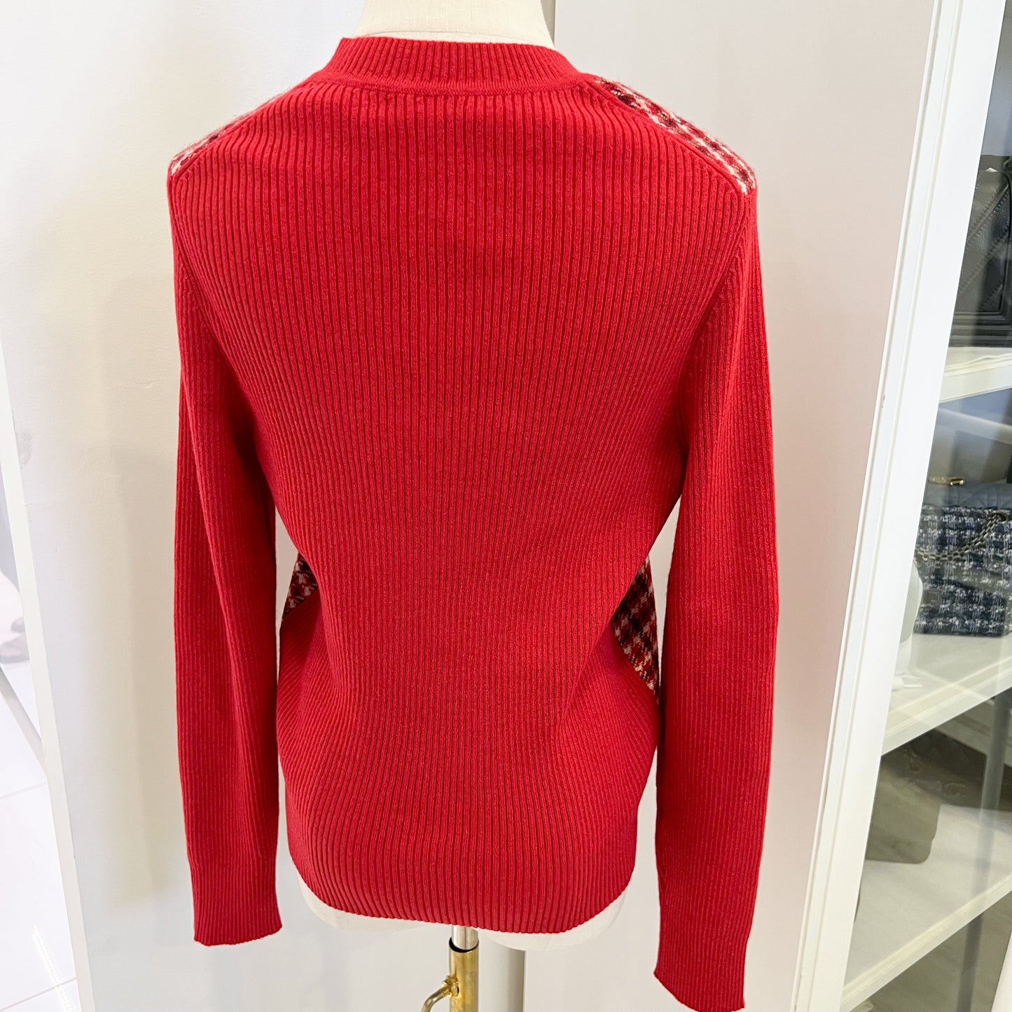 Chanel Pullover with CC Logo Buttons in Checkered Red and Cream Cashmere Size 40