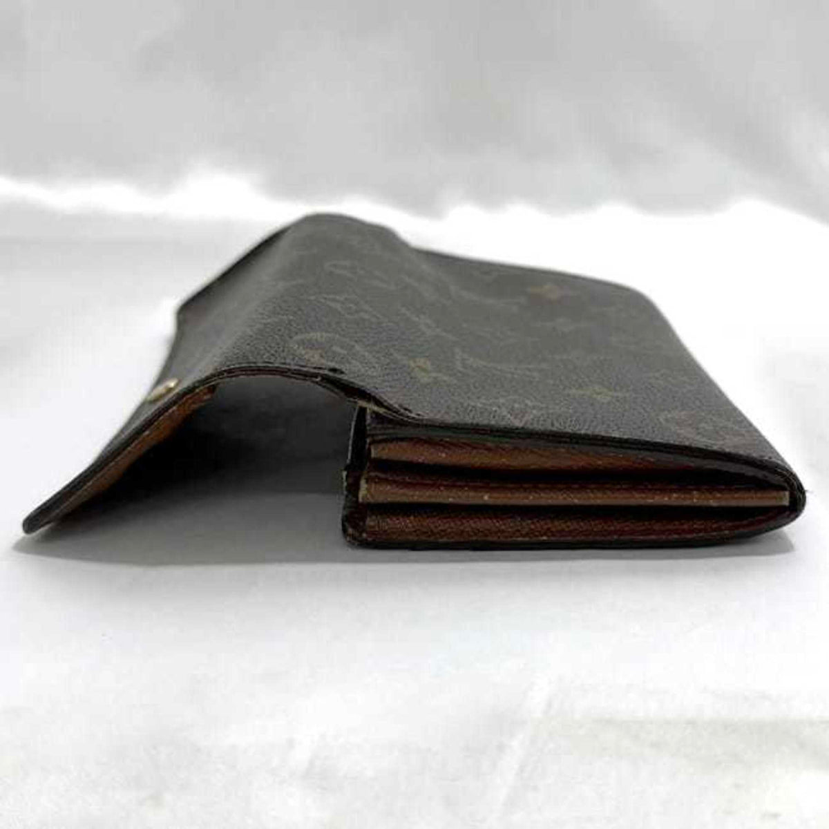 Louis Vuitton Monogram Long Wallet (Bi-Fold)