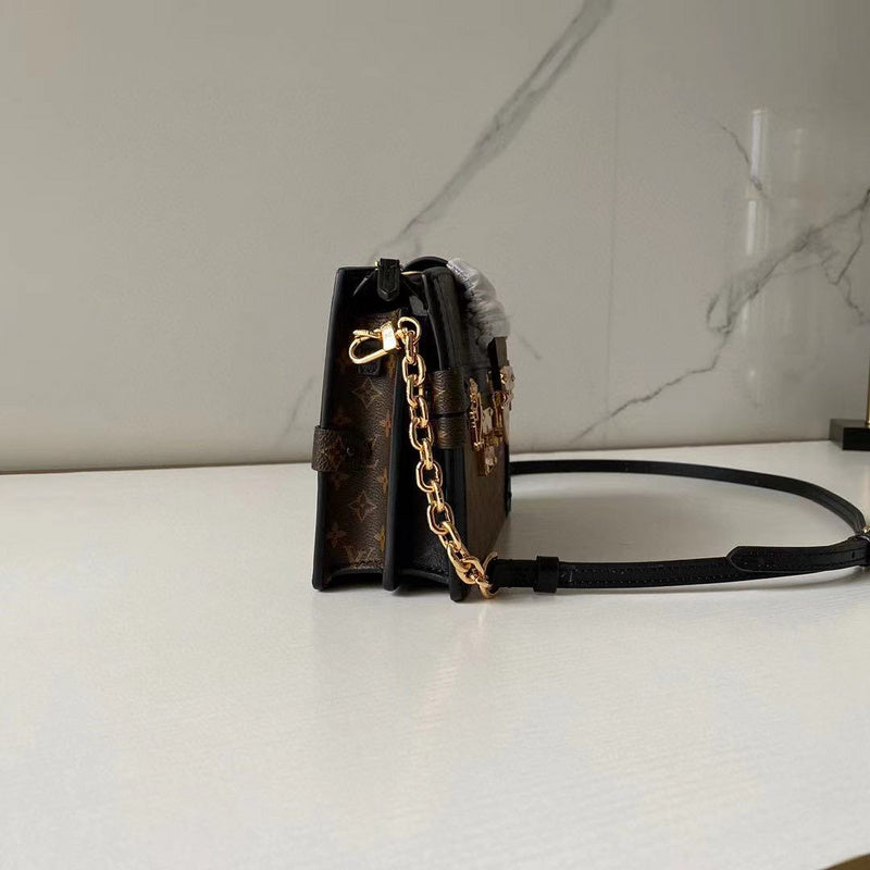 The Franco Shops - Louis Vuittons - 12064