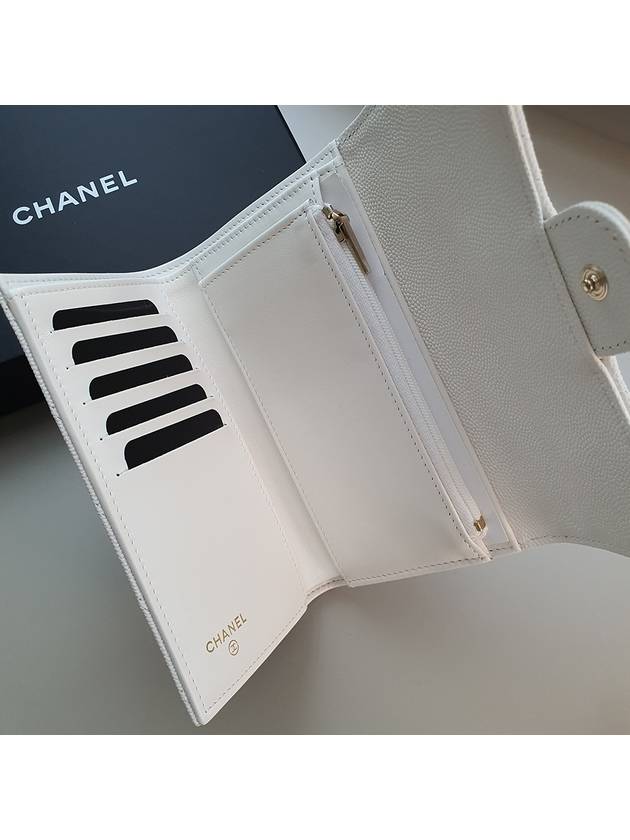 Classic Gold CC Logo Flap Caviar Medium Wallet White Chanel