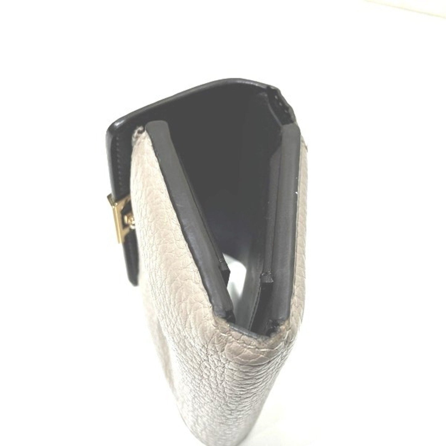 LOUIS VUITTON Capucines Wallet