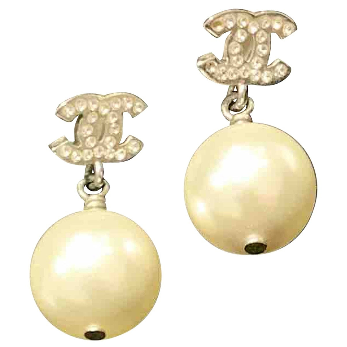 Chanel cc silver pearls earrings