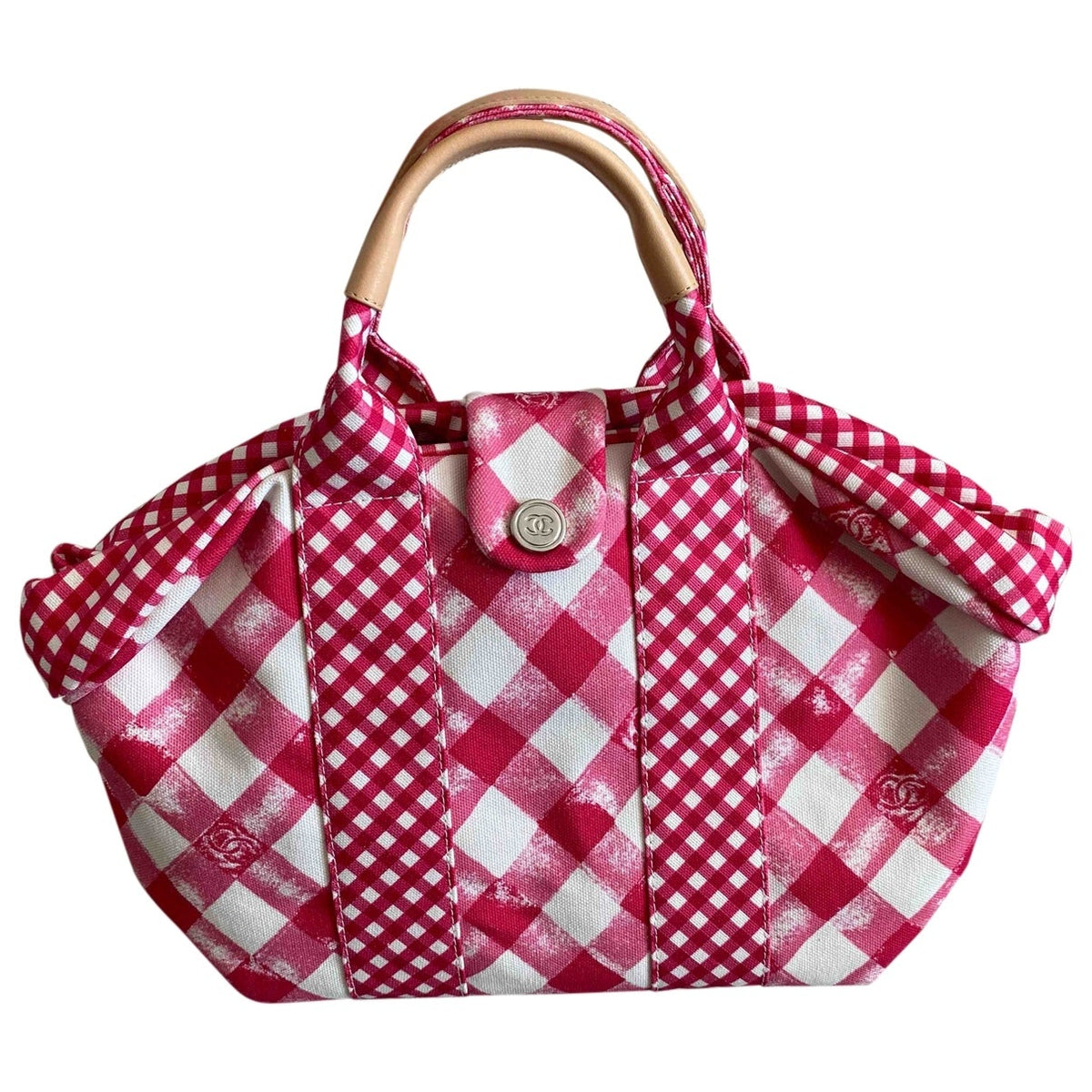 Chanel pink cloth handbag