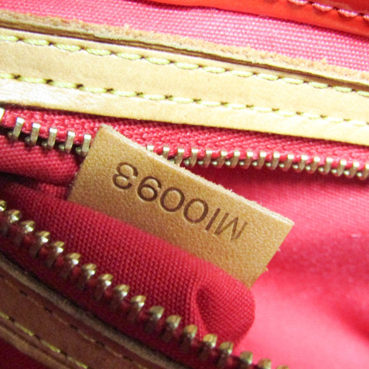 LOUIS VUITTON Reade Handbag
