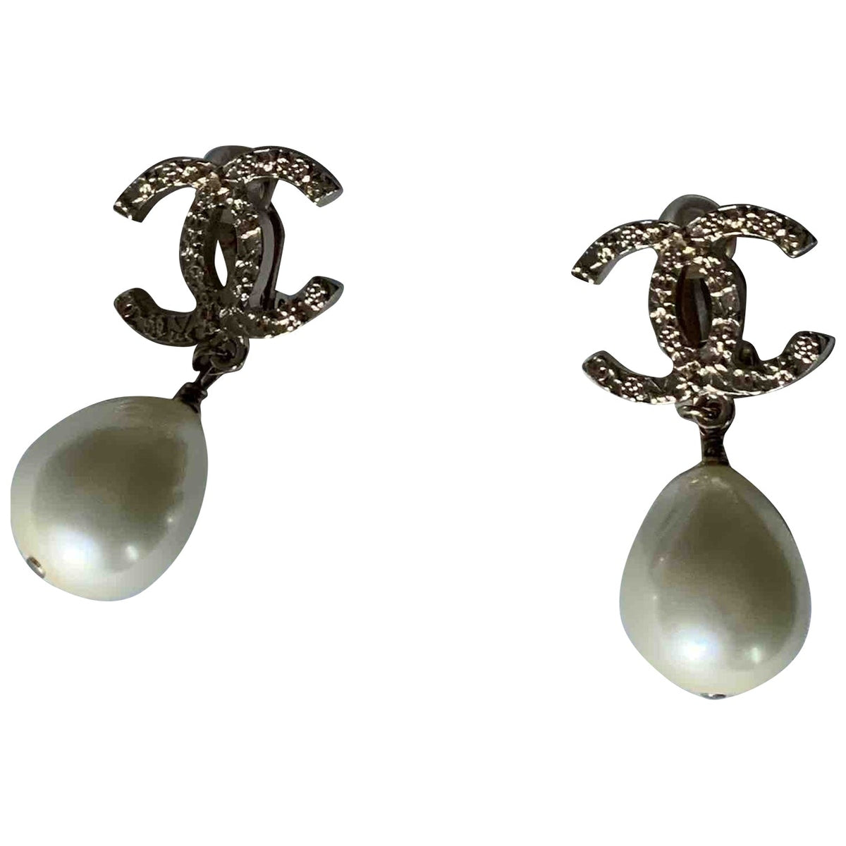 Chanel cc gold metal earrings