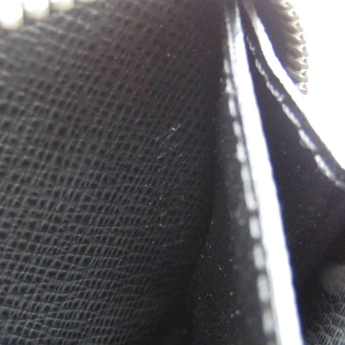 LOUIS VUITTON Zippy Wallet