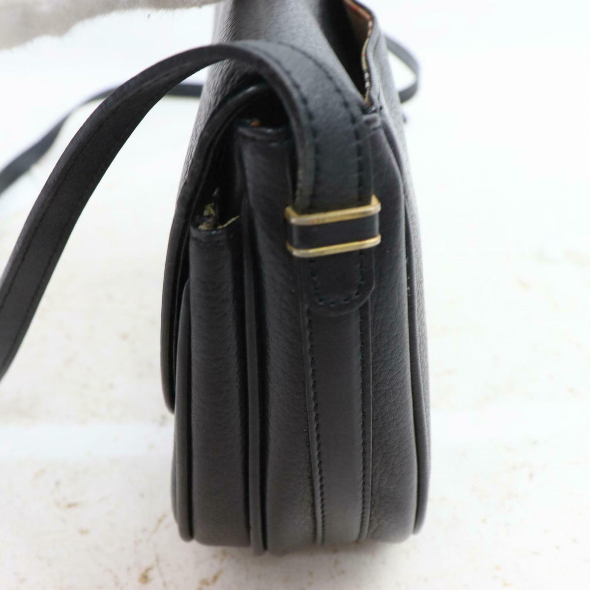Indistinguishable Burbe**y Shoulder Bag Black Leather (SHC1-15186)