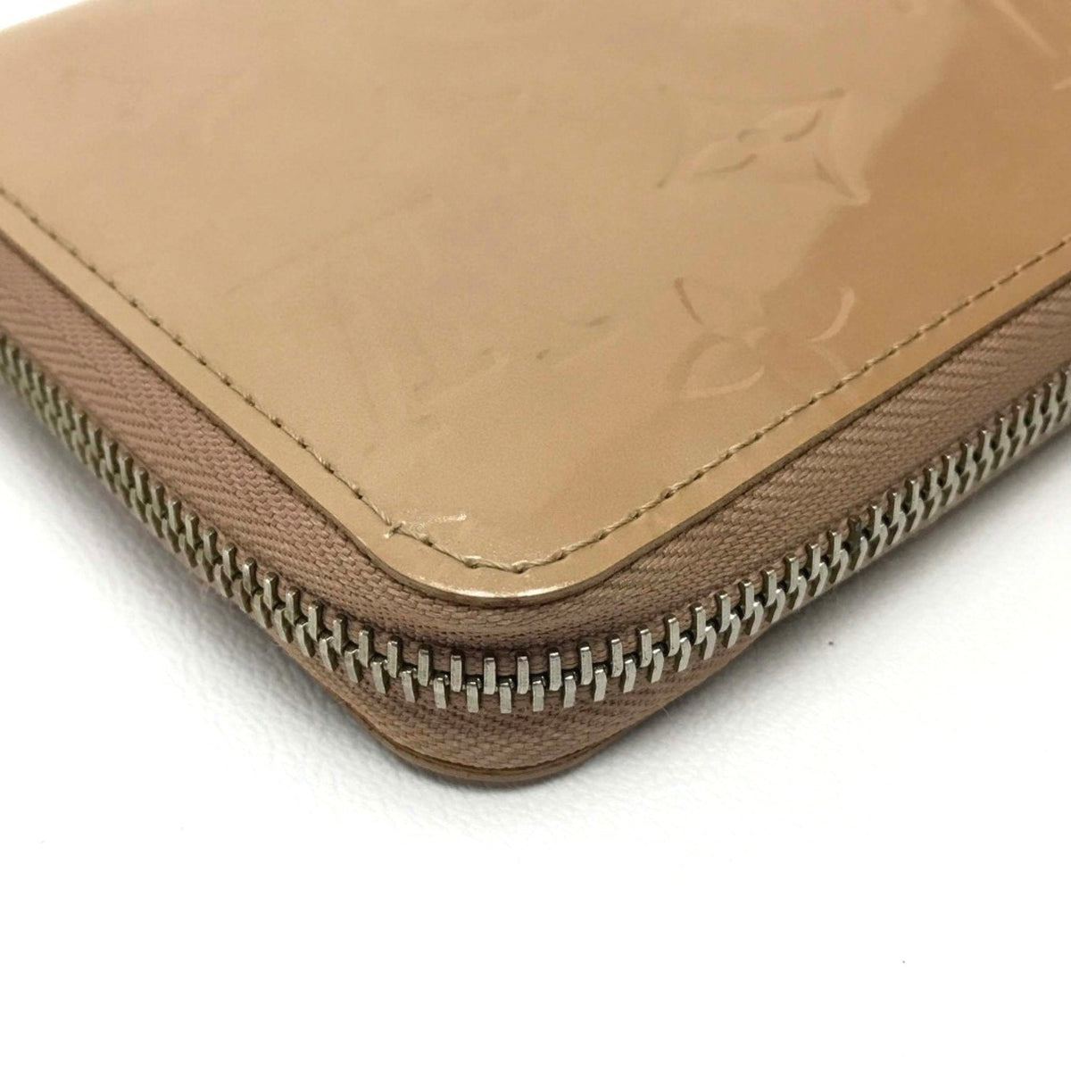 LOUIS VUITTON Zippy wallet