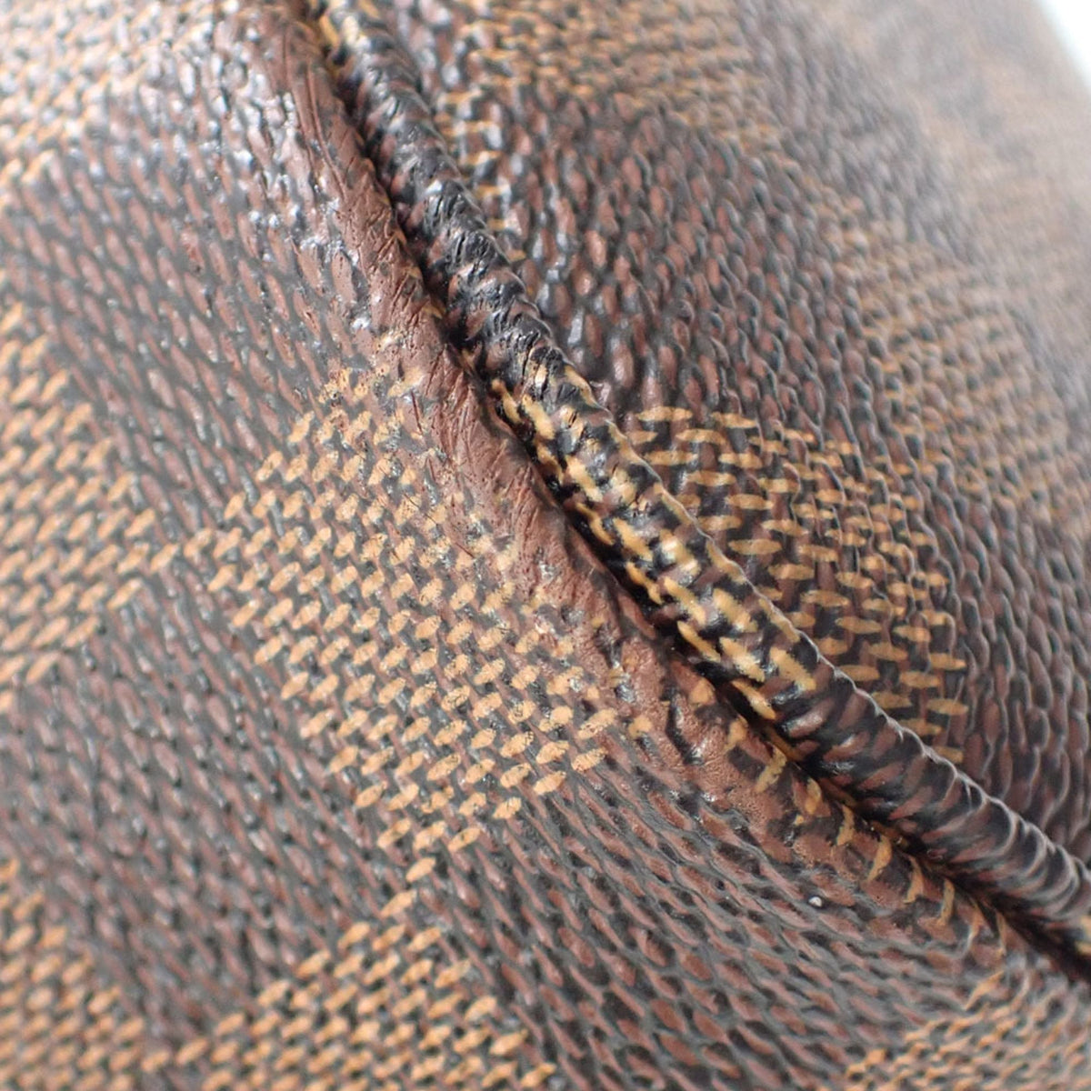 LOUIS VUITTON Neverfull MM Tote