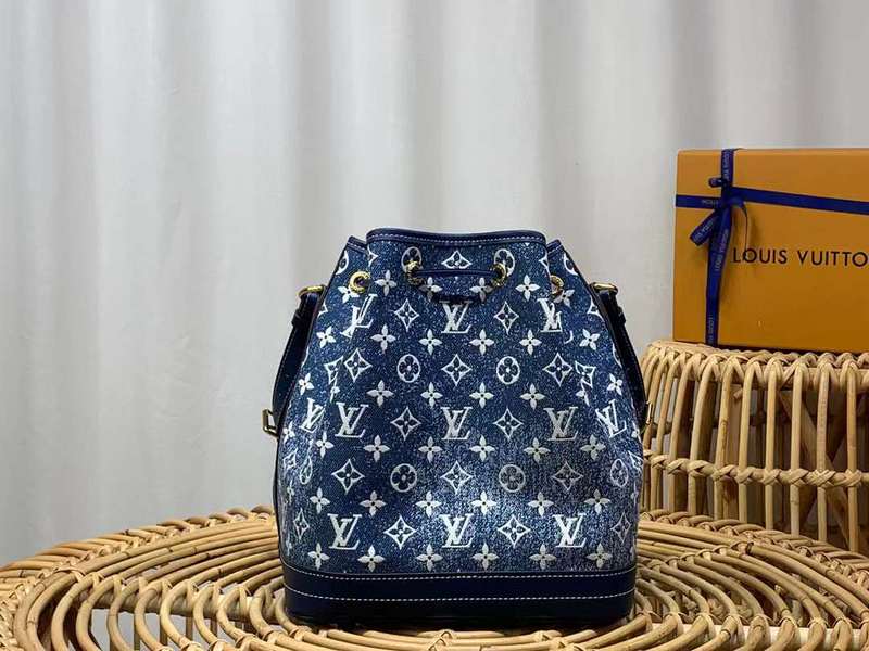 The Franco Shops - Louis Vuittons - 12097