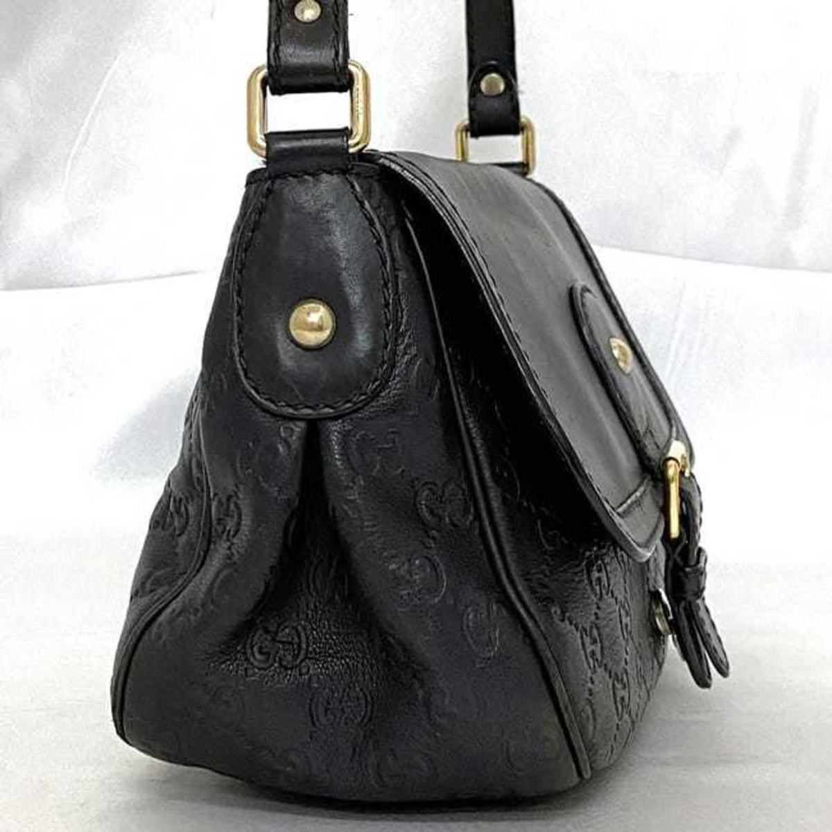 GUCCI Shelly Shoulder Bag