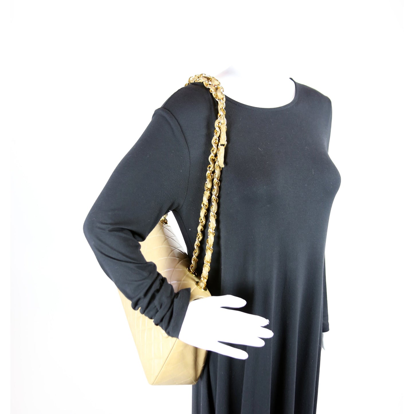 Classic Flap Maxi Lambskin 00-05M