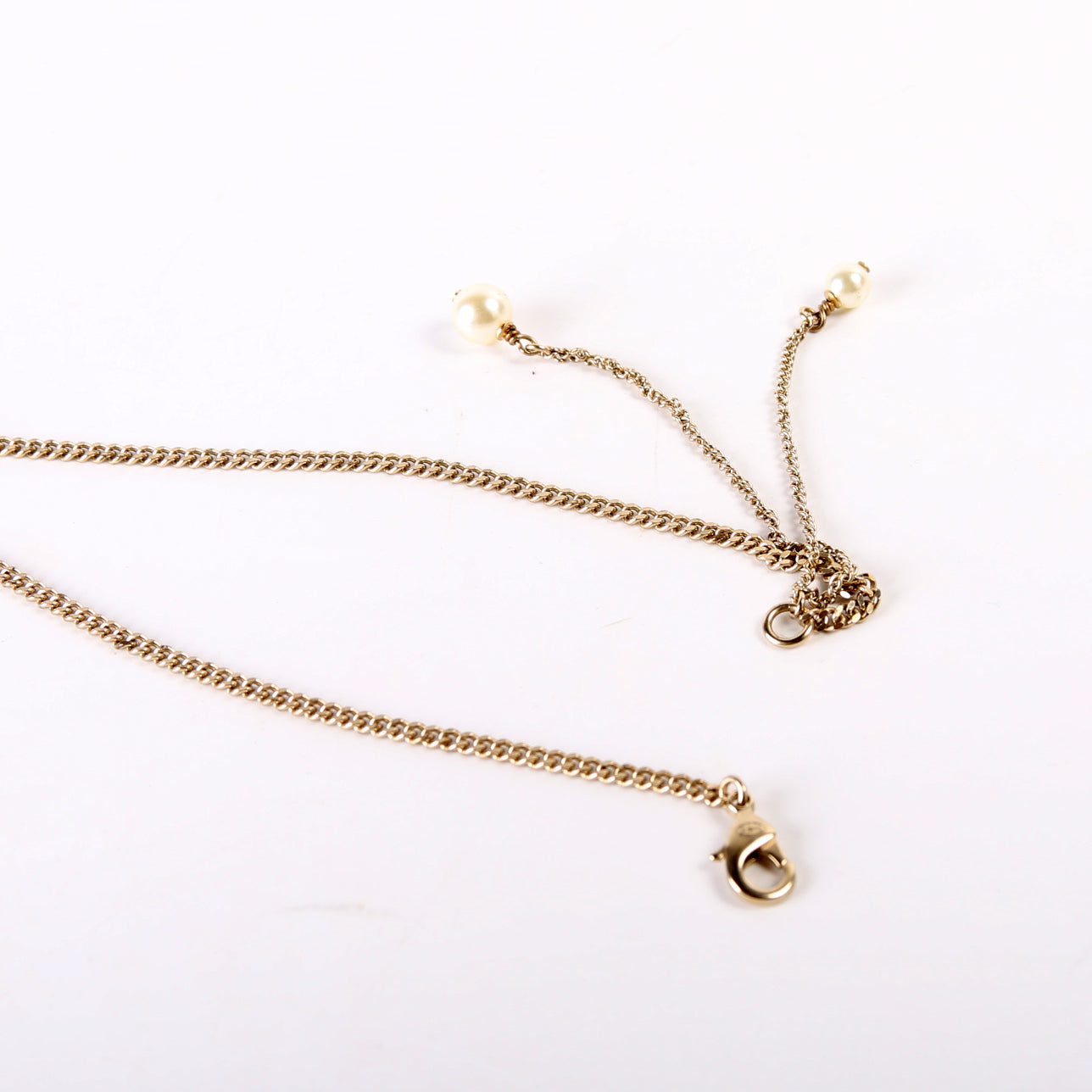 CC Chain Pendant Pearl Drop