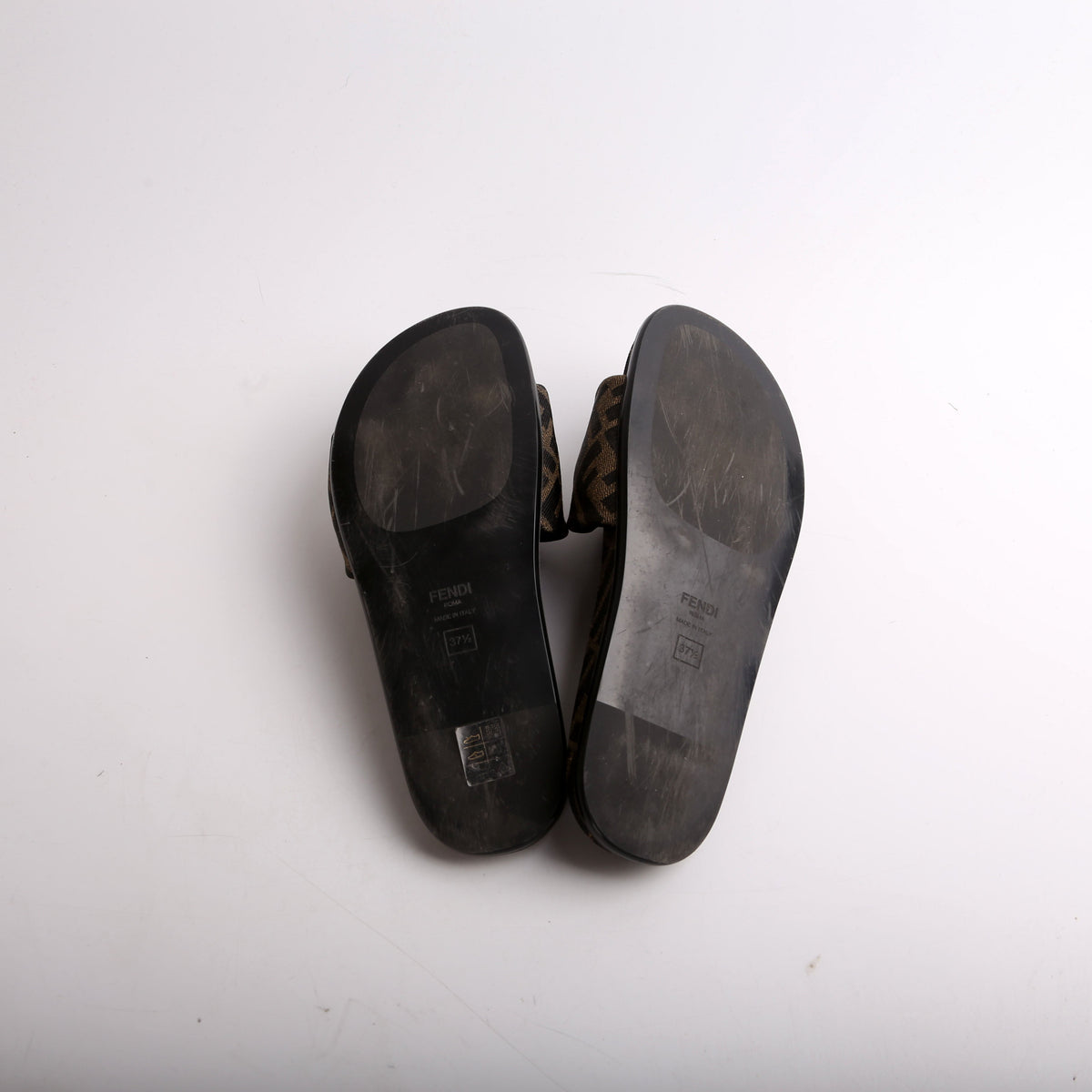 FF Zucca Knot Slides Size 37.5