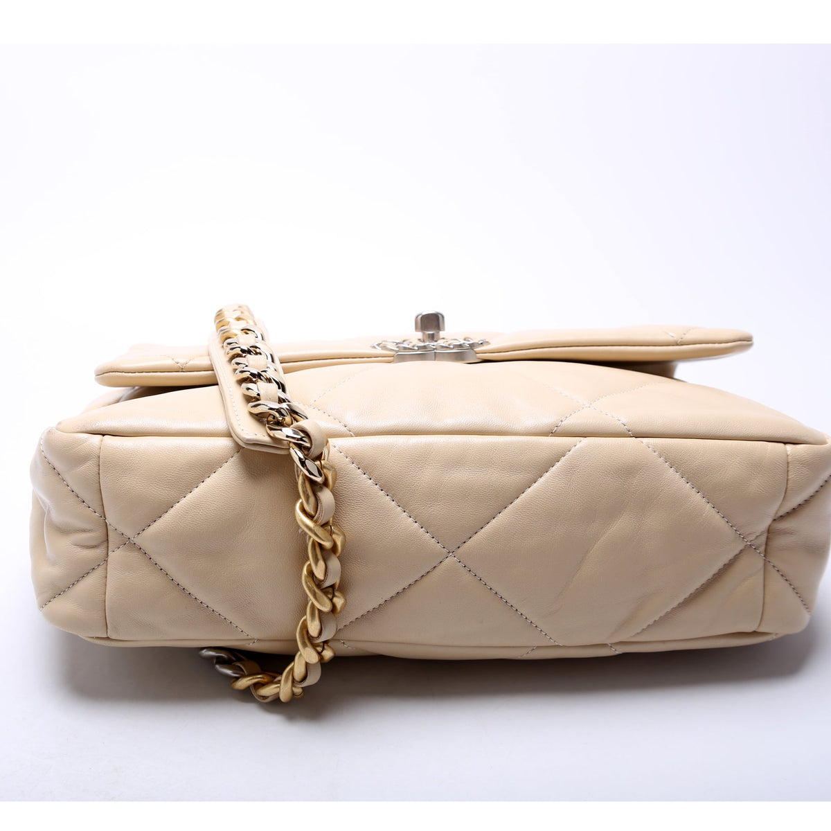 Chanel Quilted Goatskin 19 Large 32+M Beige