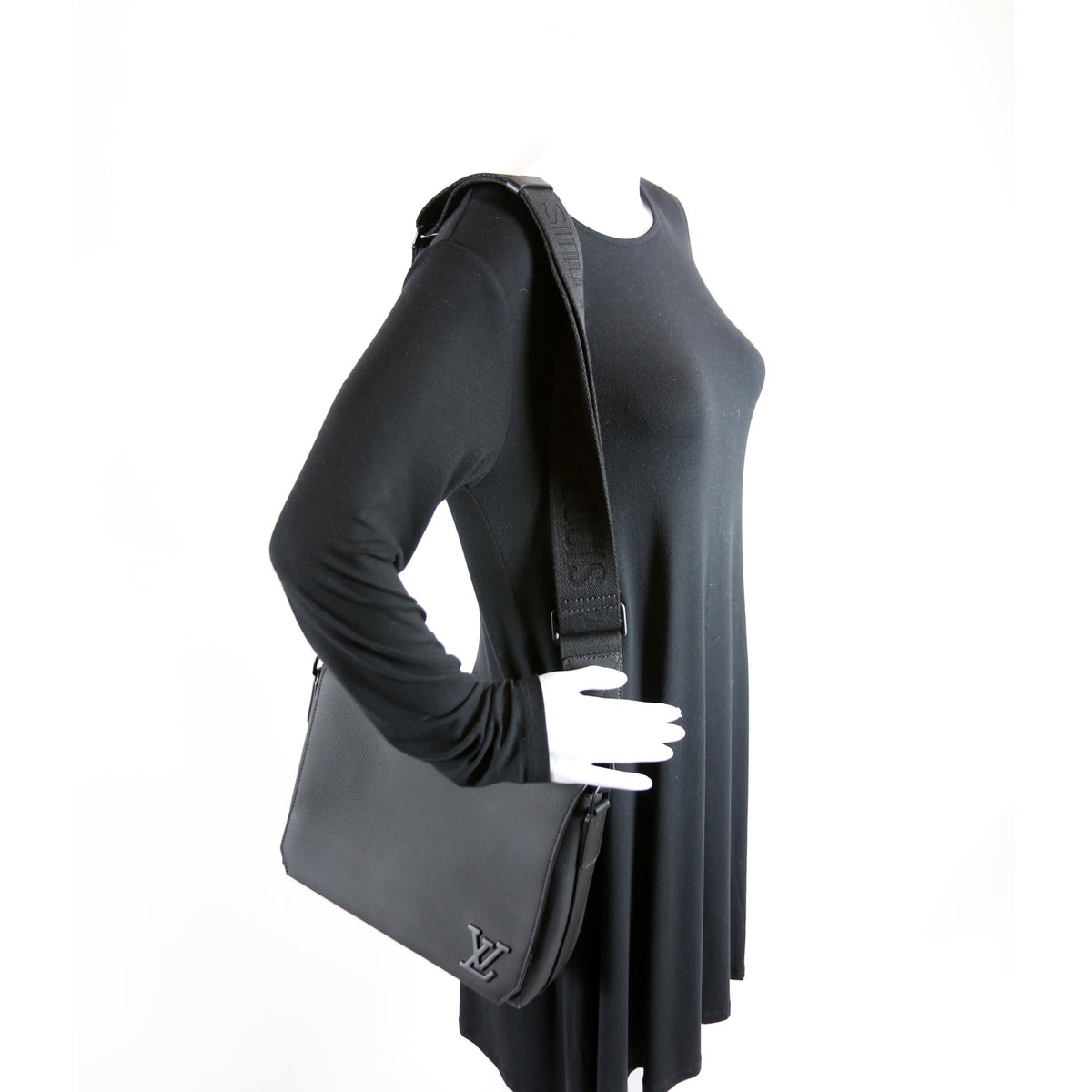 Takeoff Messenger Aerogram Black