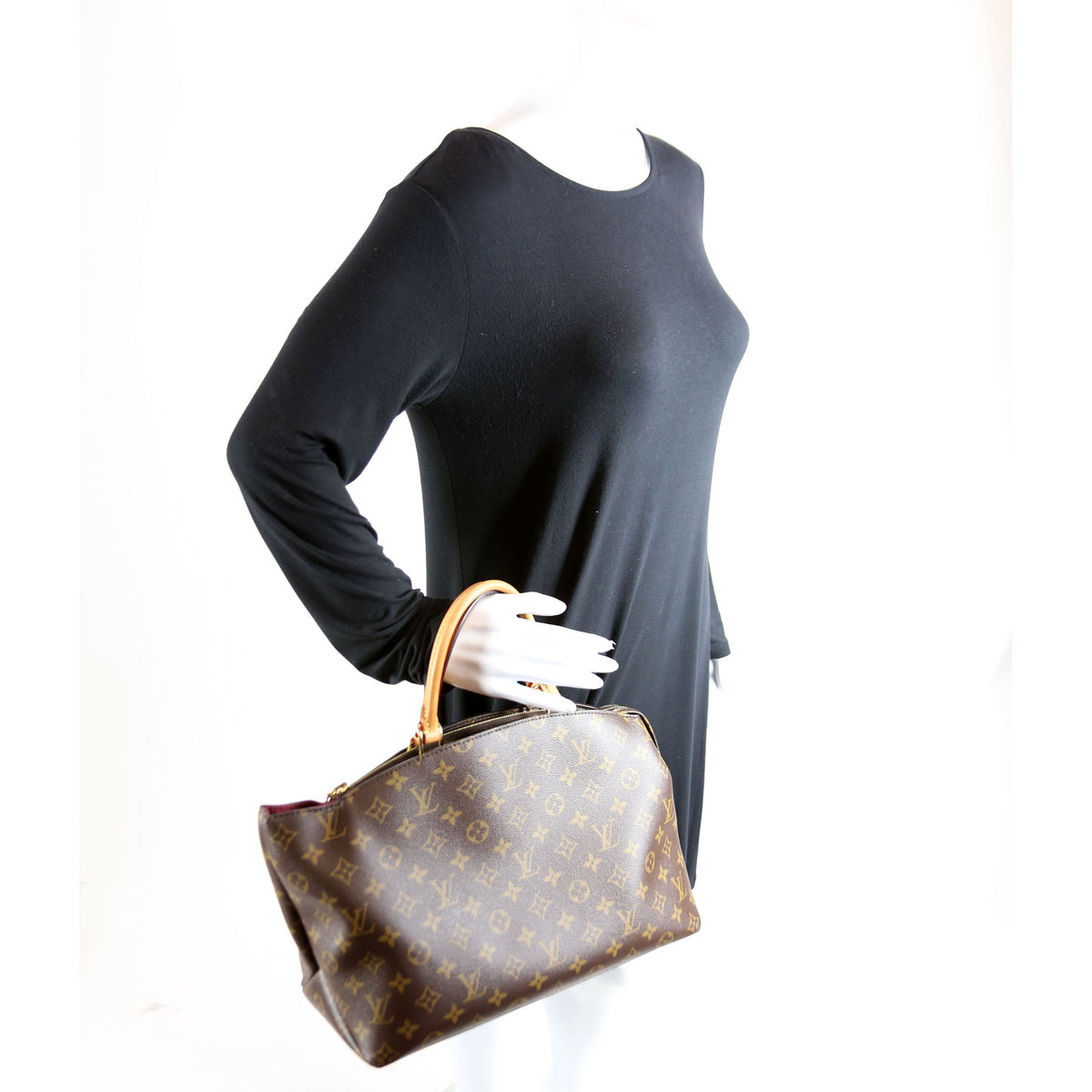 Louis-Vuitton Grand Palais Monogram