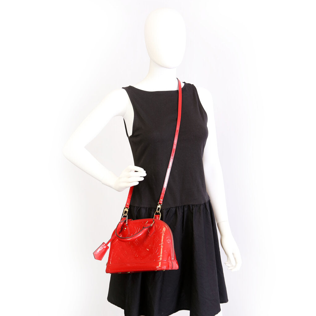 Louis-Vuitton Alma BB Vernis Red
