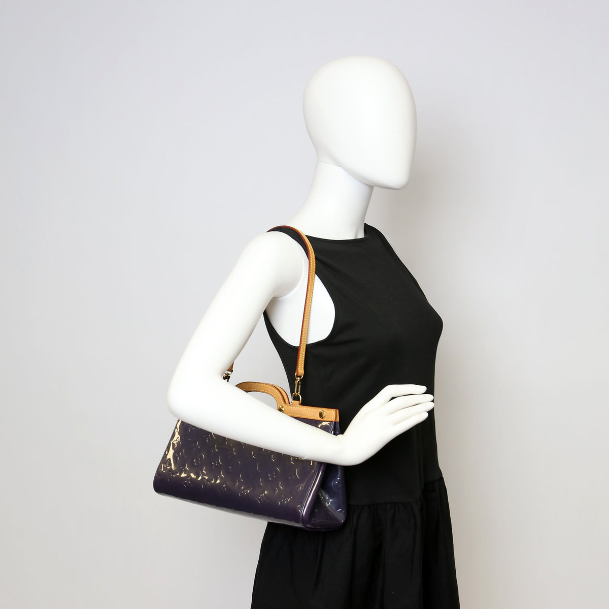 Louis-Vuitton Roxbury Drive Vernis Purple