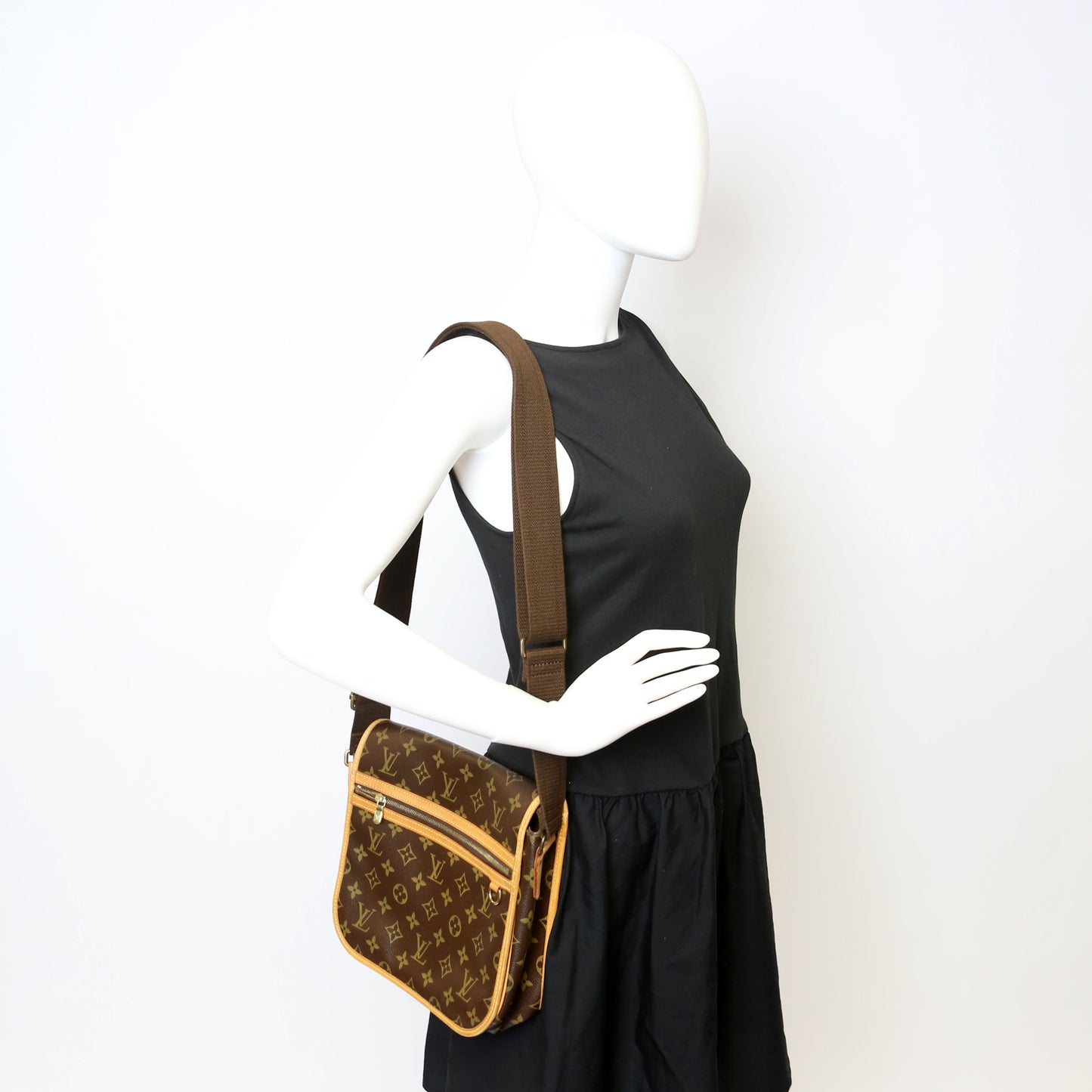 Louis-Vuitton Bosphore Messenger PM