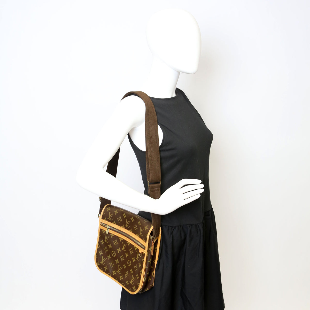 Louis-Vuitton Bosphore Messenger PM