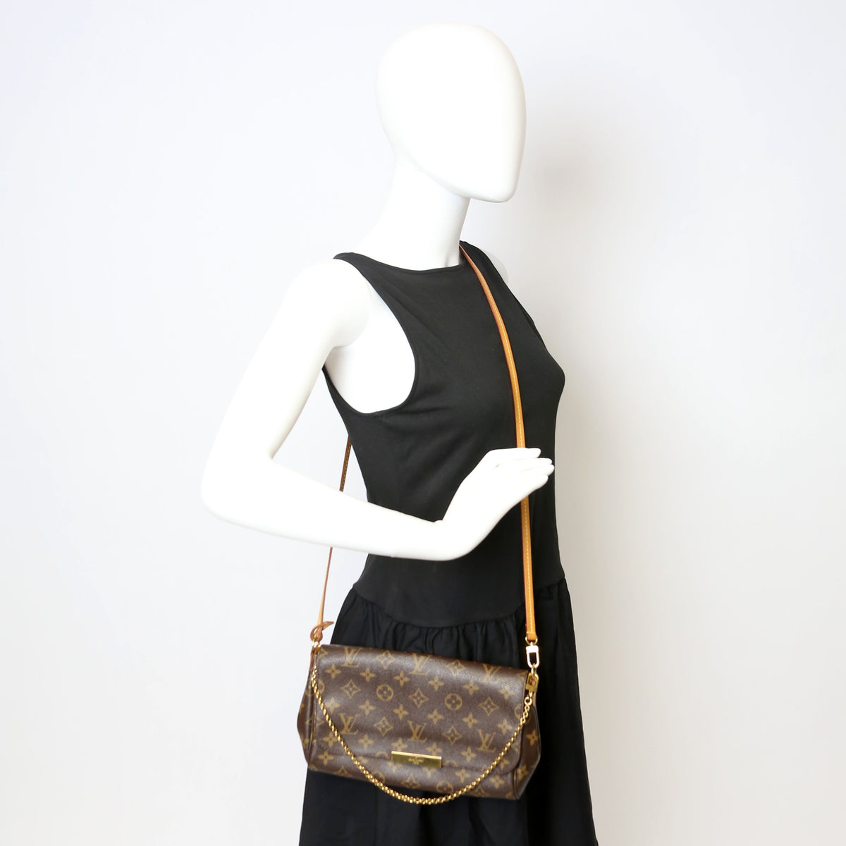 Louis-Vuitton Favorite MM Monogram