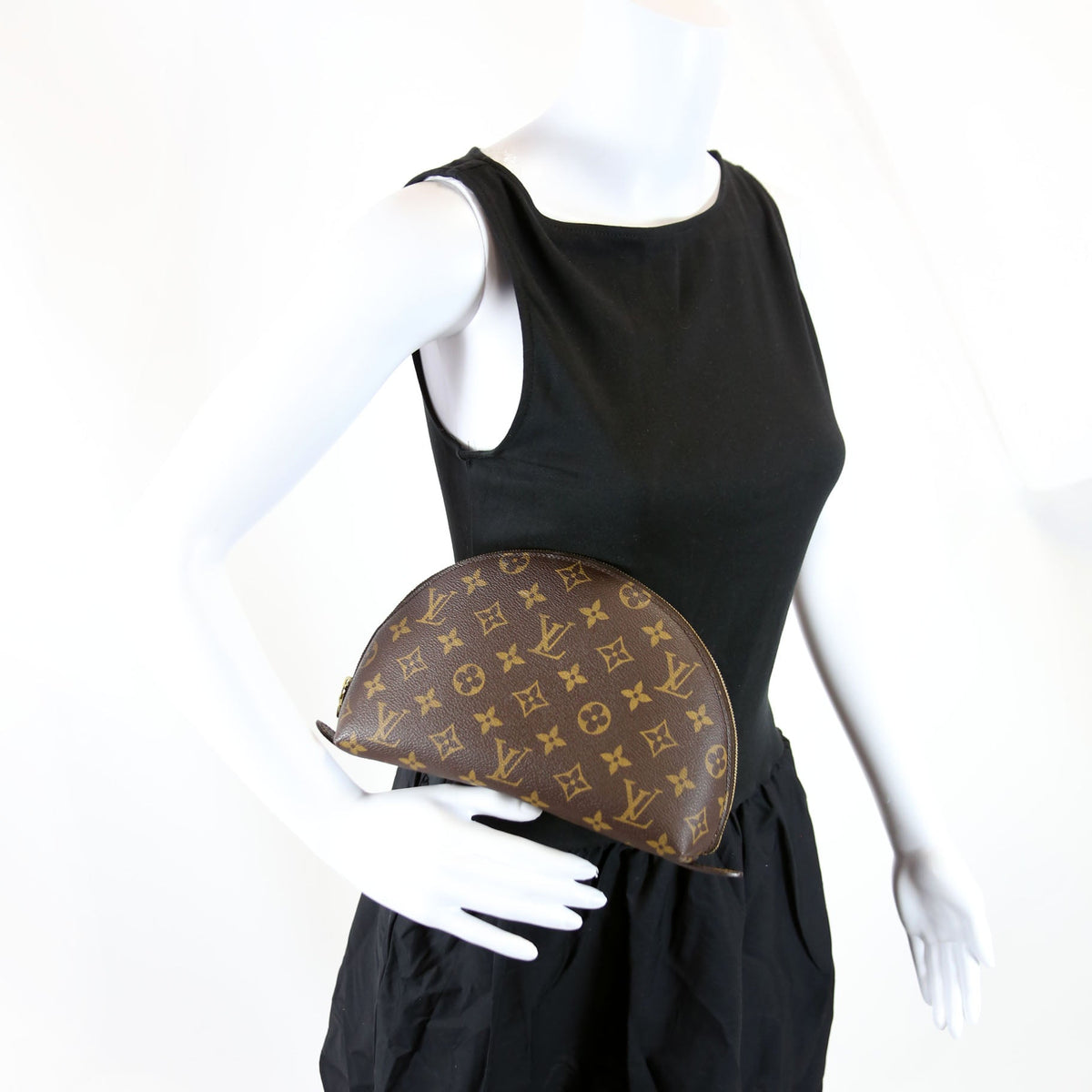 Louis-Vuitton Toiletry Pouch Newer Monogram
