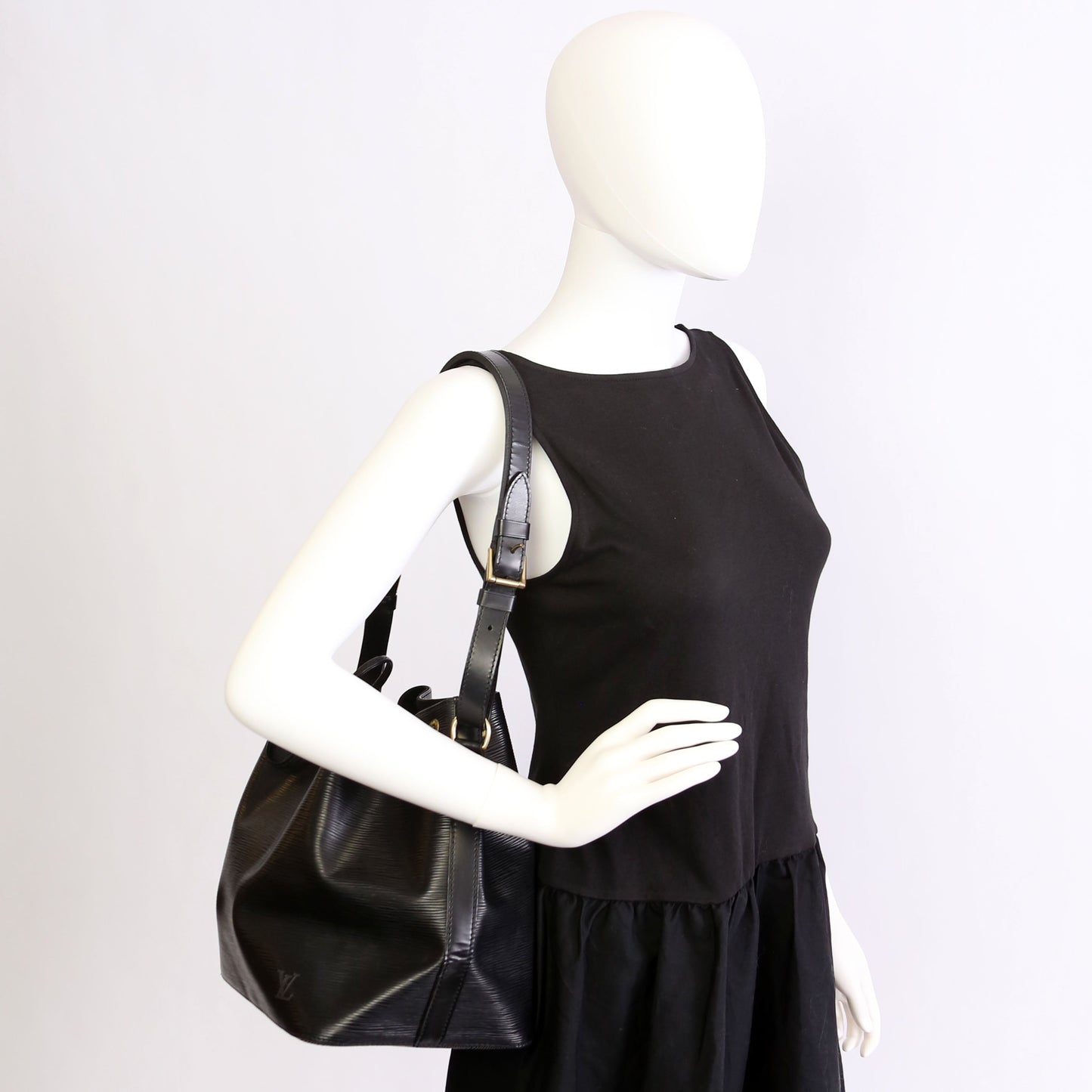 Louis-Vuitton Noe Petit Vintage Epi Black