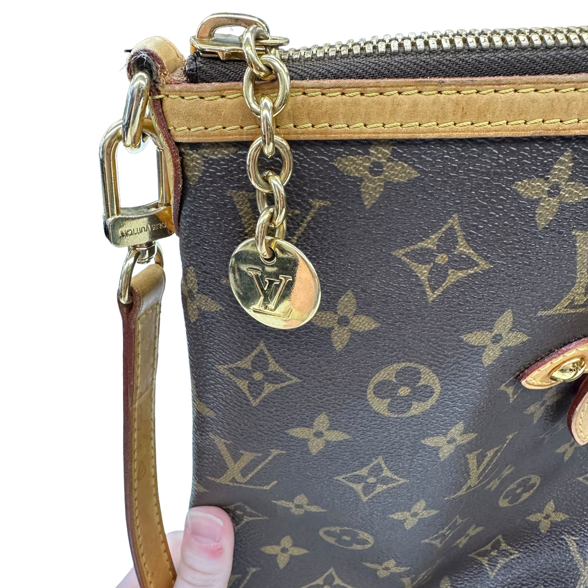 HandBag Luxury Designer By Louis Vuitton Size: Large