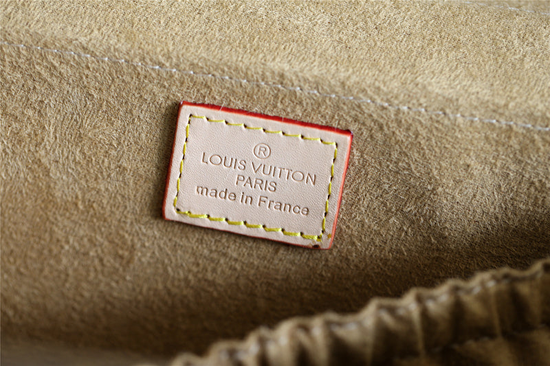 Franco Shops - Louis Vuittons - 9515