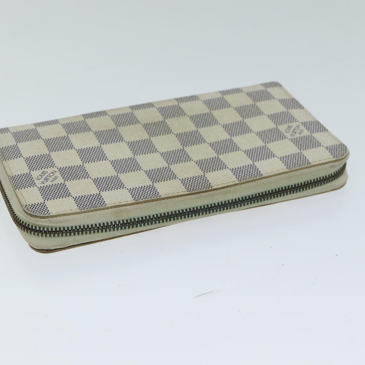 LOUIS VUITTON Zippy organizer Wallet