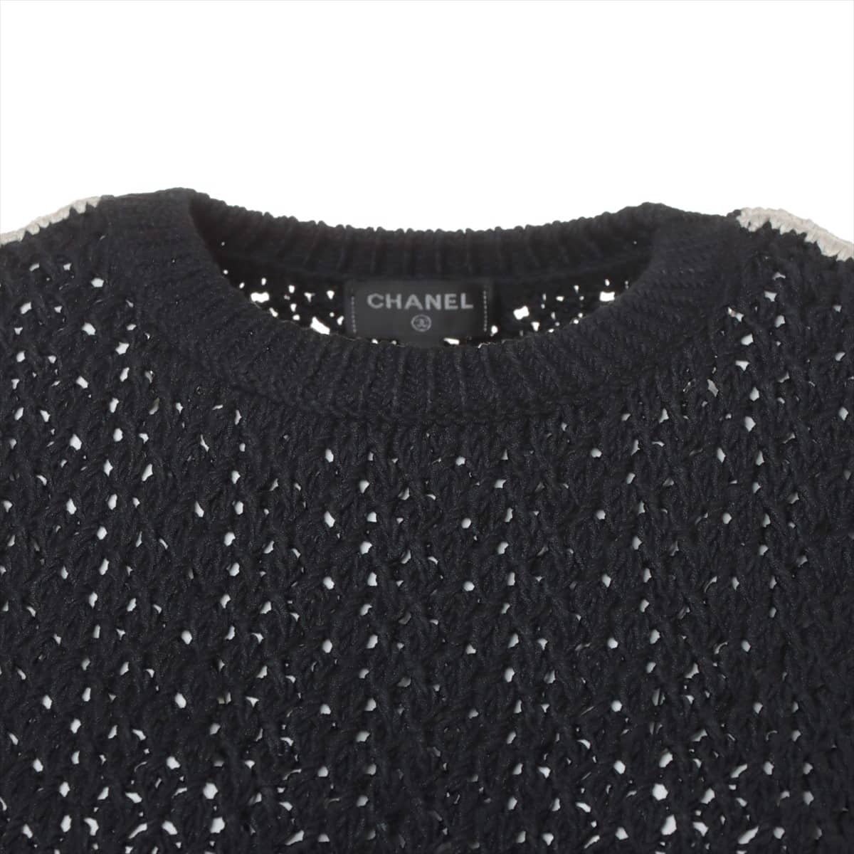 Chanel Coconut Button P72 Silk e One Earrings 36 Black