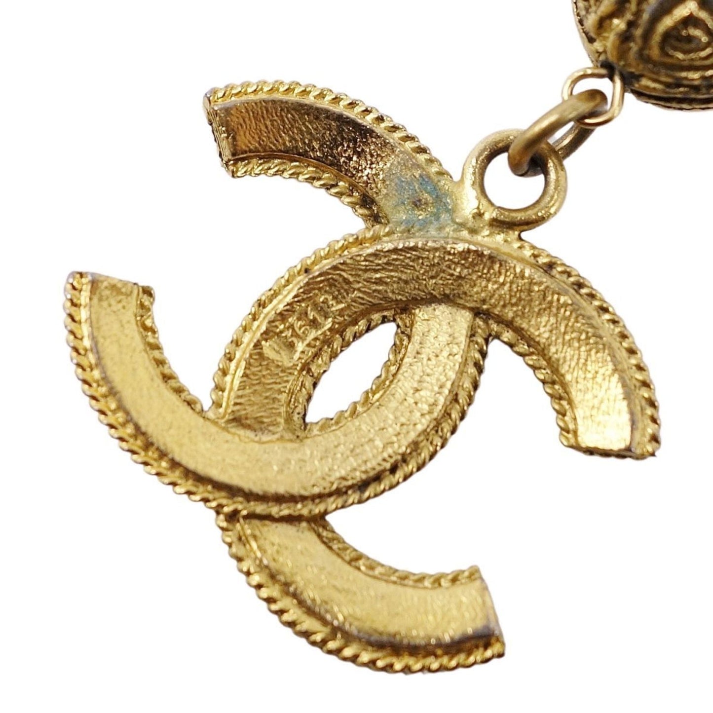 Chanel necklace made in 1985 here mark ladies gold color