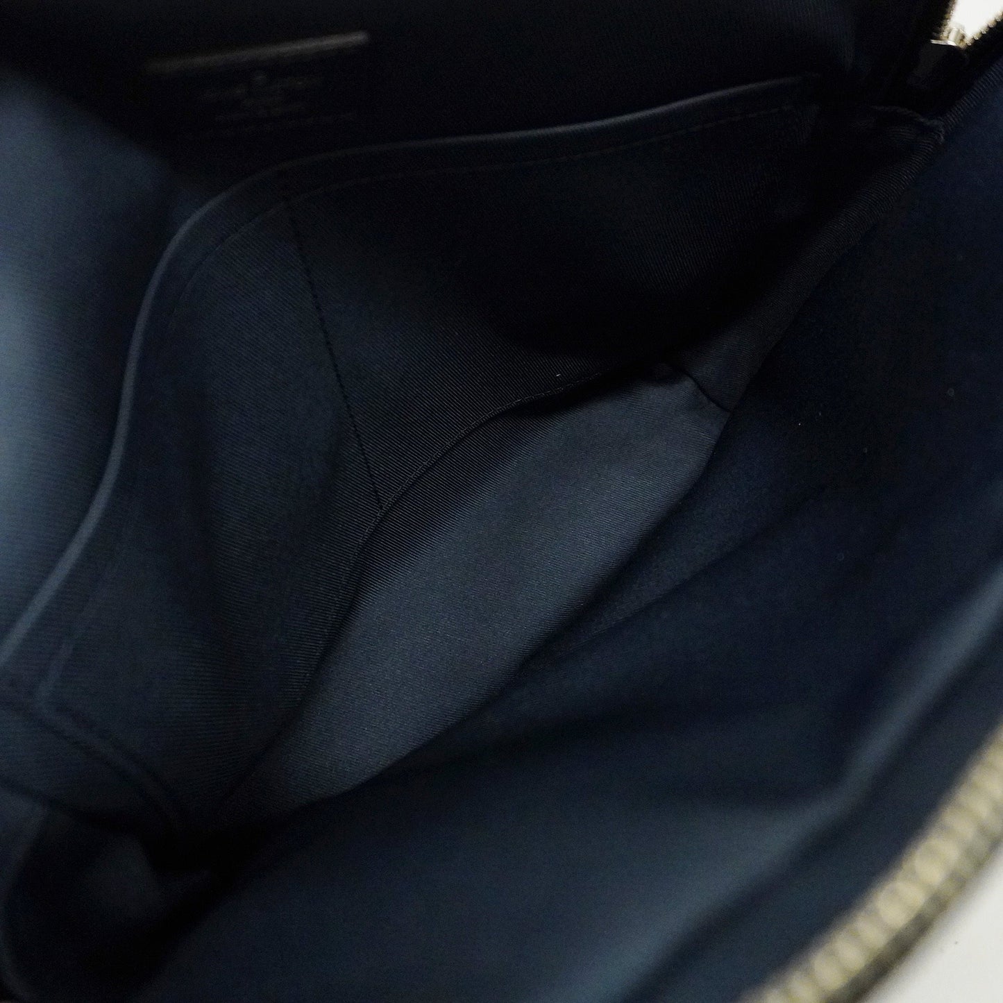 Louis VuittonAuth Taiga Alex Messenger M30261 Men's Shoulder Bag Navy Blue