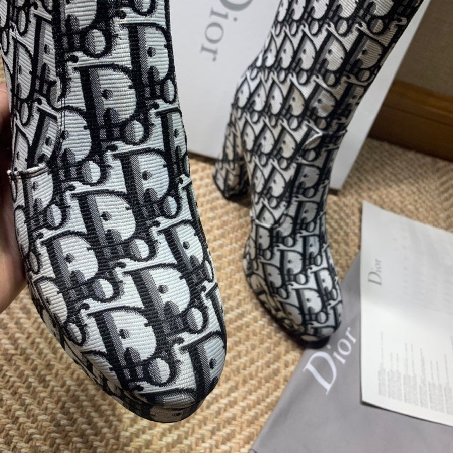 SE127 Size4-10