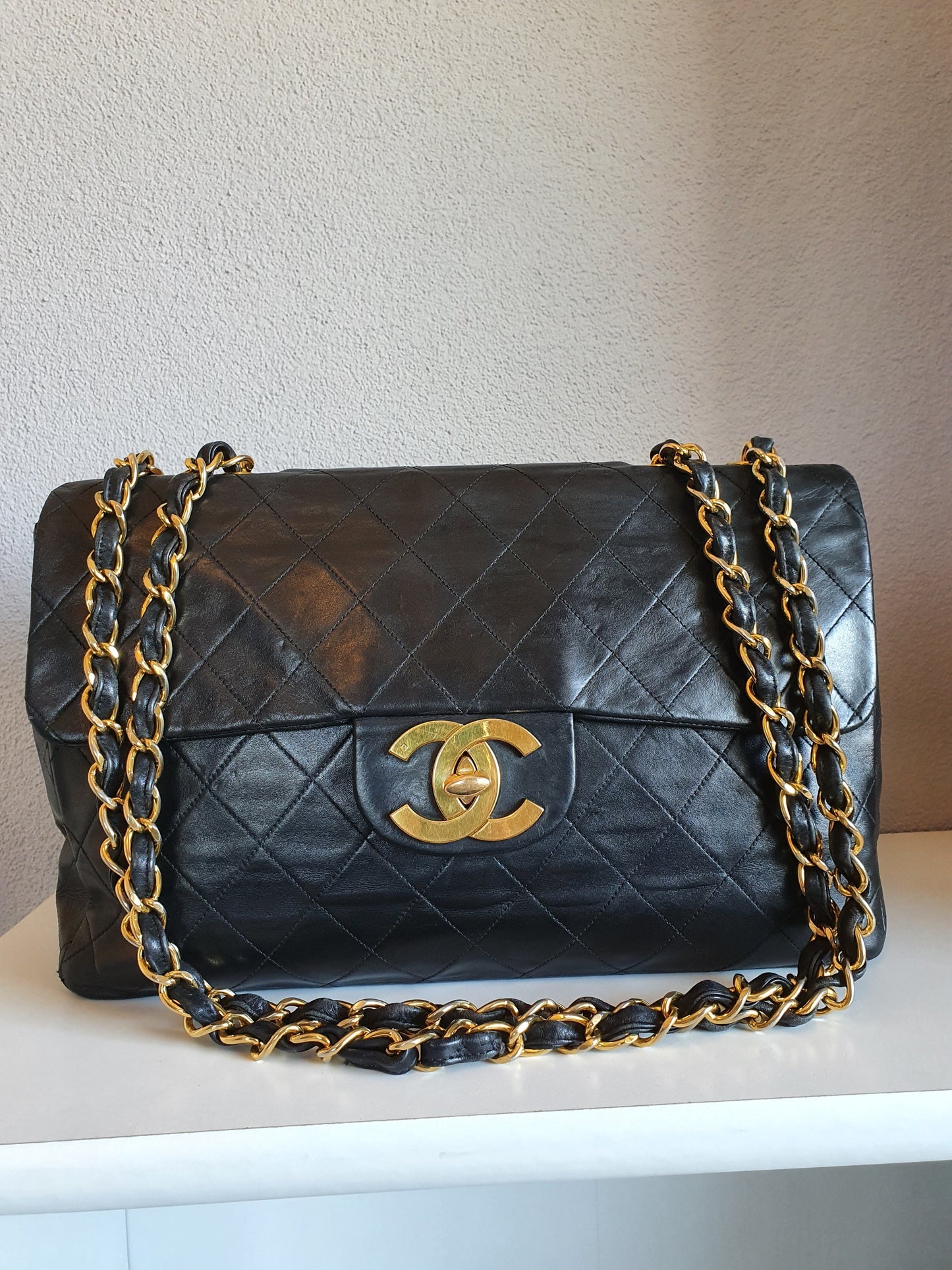 CHANEL timeless classic jumbo vintage flap Crossbody bag