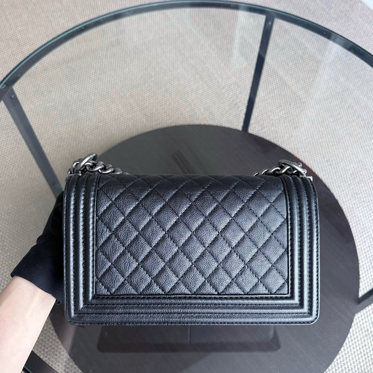 Chanel Boy Medium - 25CM Quilted Grained Aged Calfskin Black Ruthenium Silver Hardware Series 18