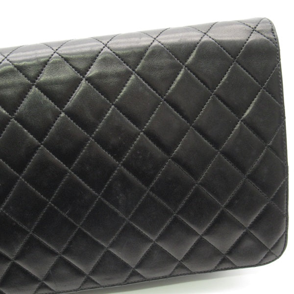 Chanel Quilted Leather Single Flap Bag Leather Crossbody Bag in Good condition