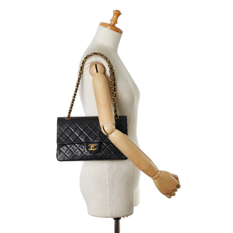 Chanel Medium Classic Double Flap Bag Leather Shoulder Bag in Good condition