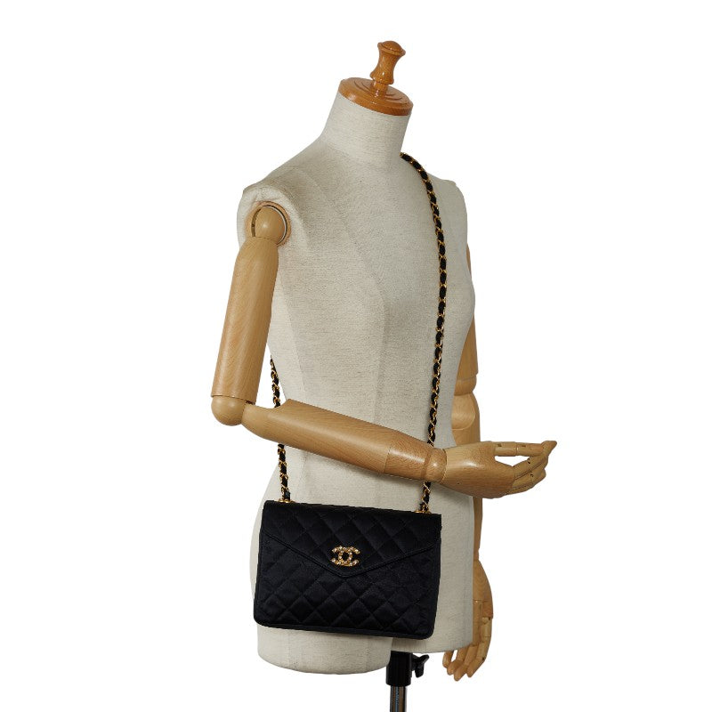 Chanel Quilted Velvet Flap Bag Canvas Shoulder Bag in Good condition