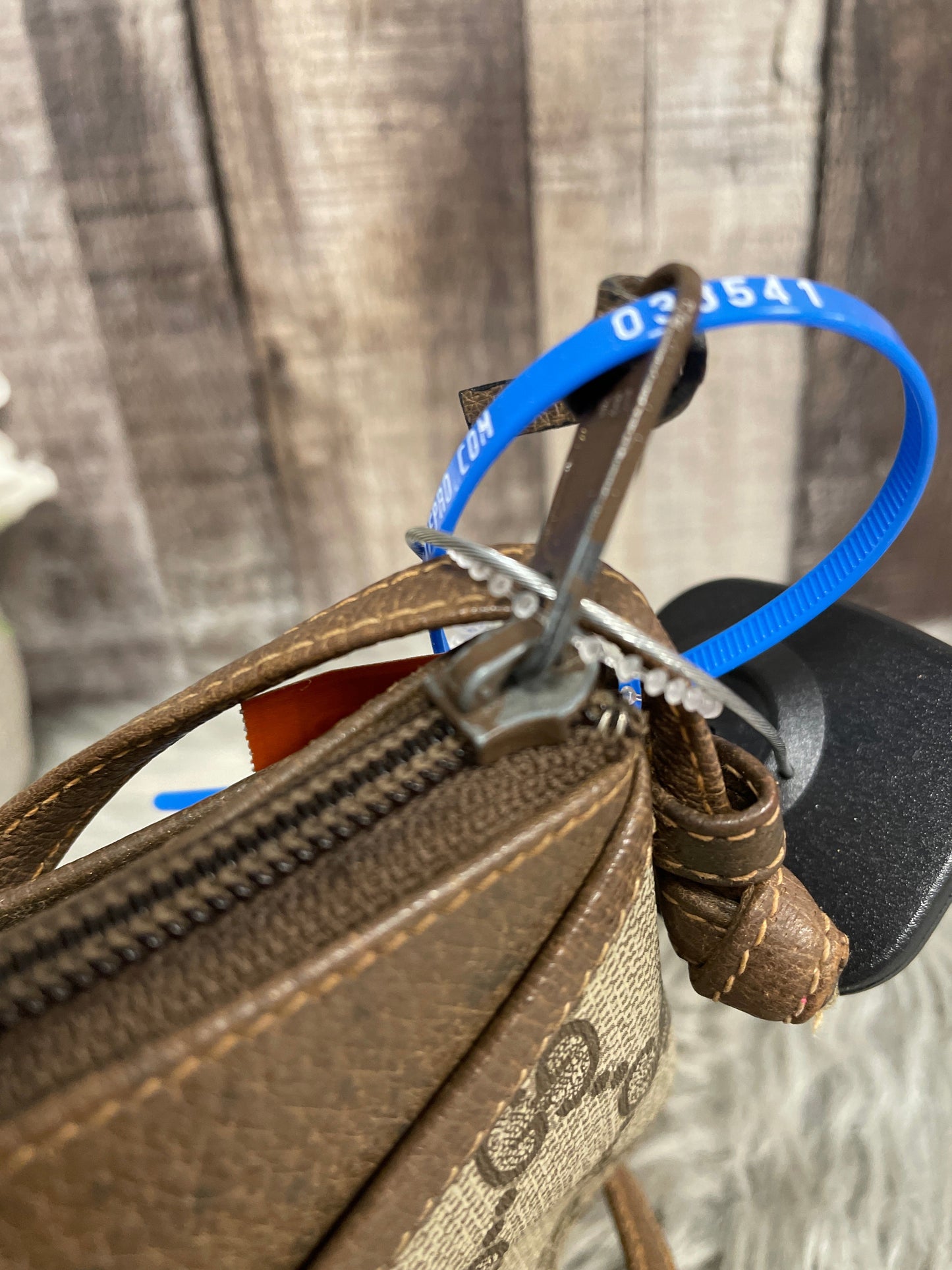 Crossbody Luxury Designer By Gucci Size: Small