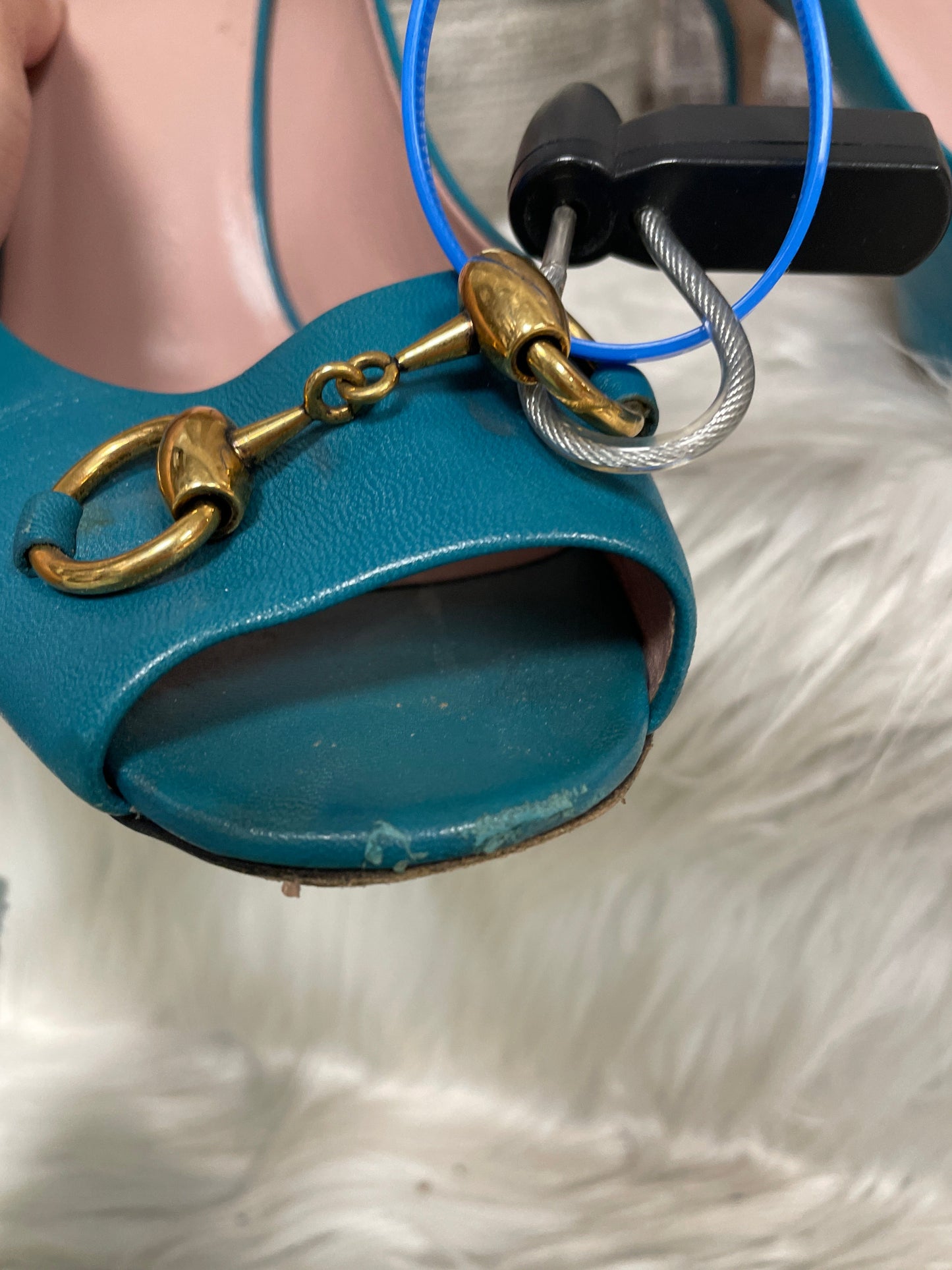 Shoes Designer By Gucci Size: 10