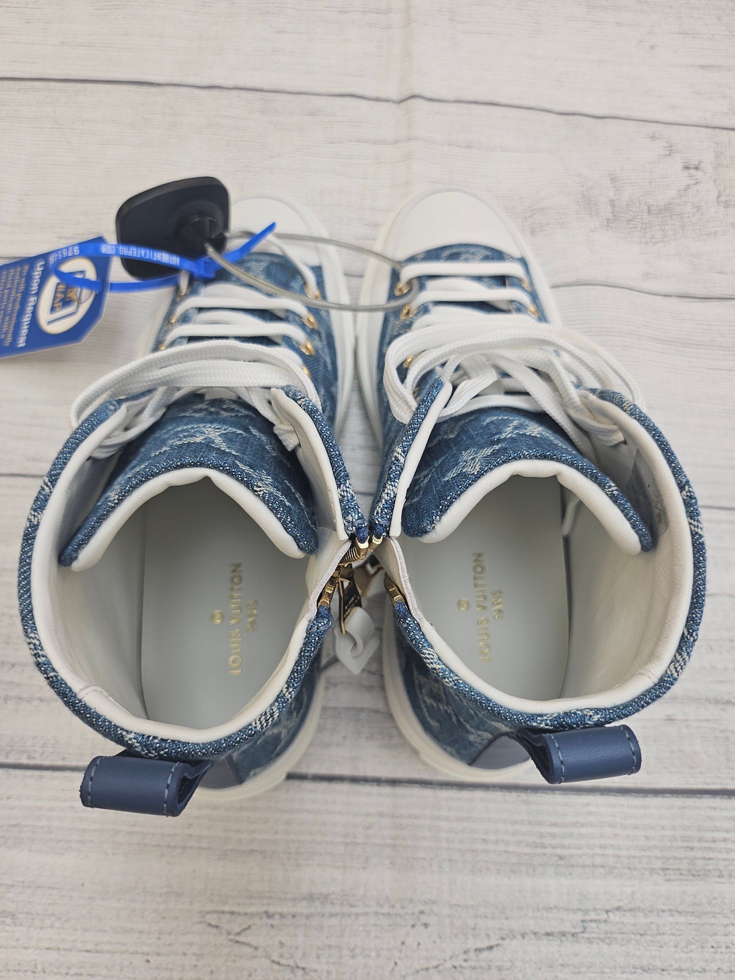 Shoes Athletic By Louis Vuitton Size: 7