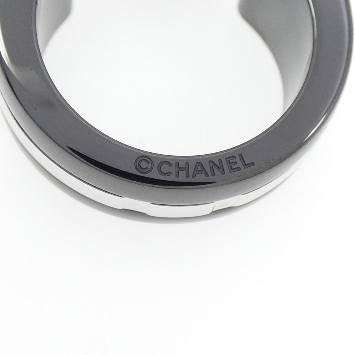 Chanel Ultra Collection 750 White Gold Ceramic Diamond Ring