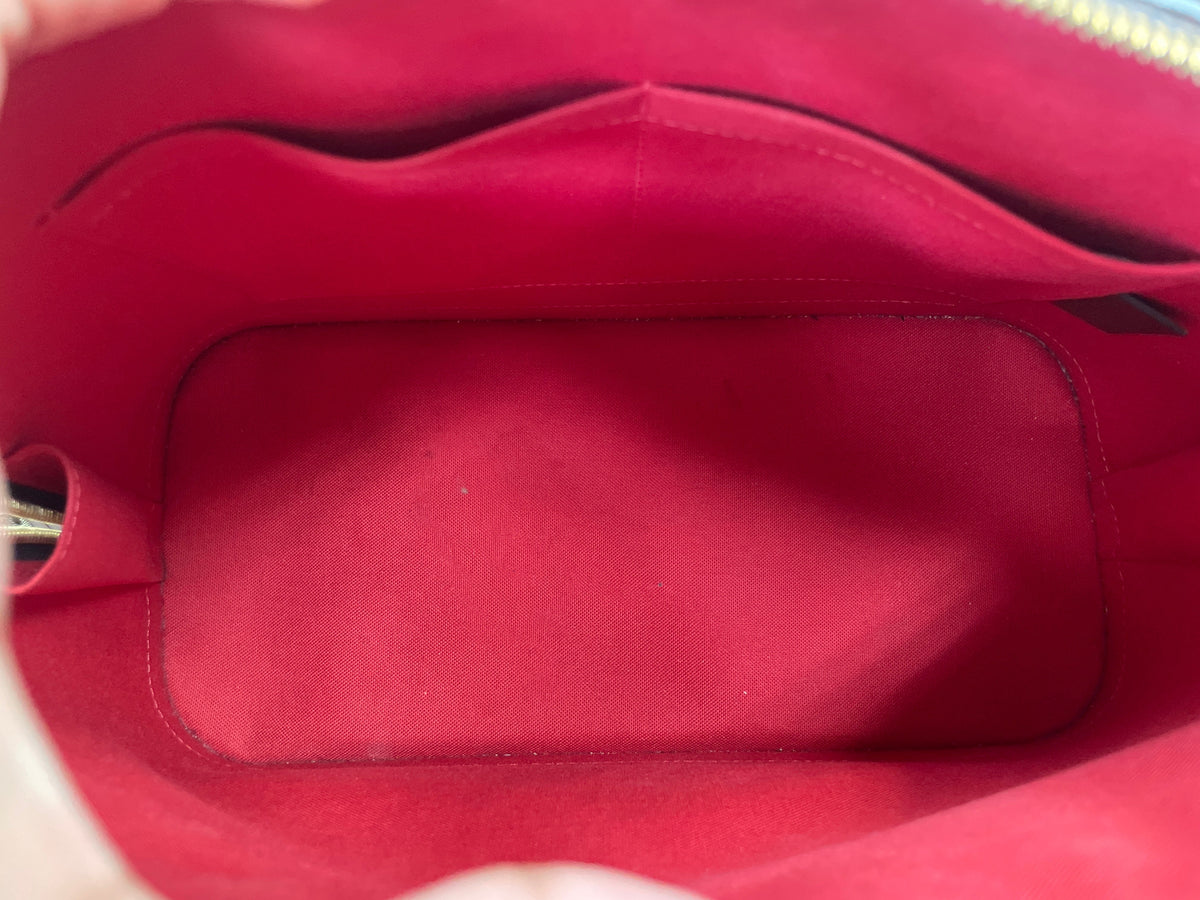 HandBag Designer By Louis Vuitton Size: Medium