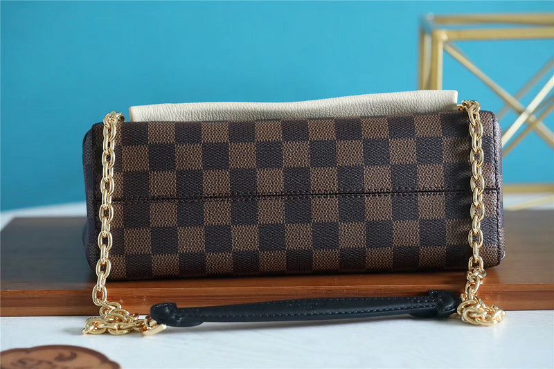 The Franco Shops - Louis Vuittons - 7825