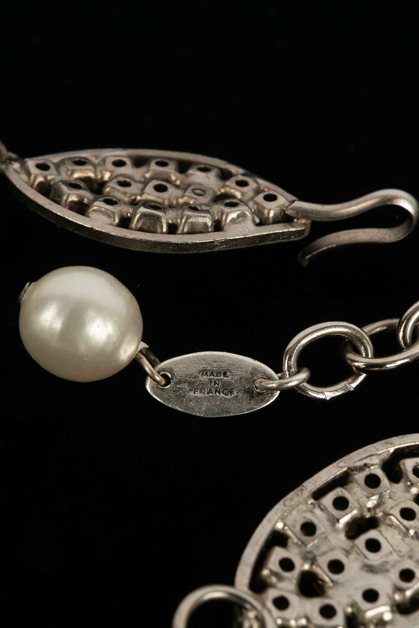 Collier camélia Chanel 1984
