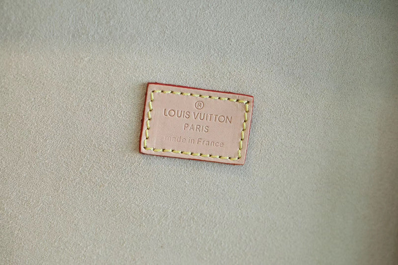 Franco Shops - Louis Vuittons - 9529