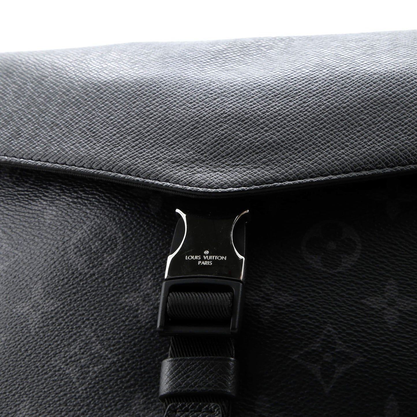 Outdoor Flap Messenger Monogram Taigarama