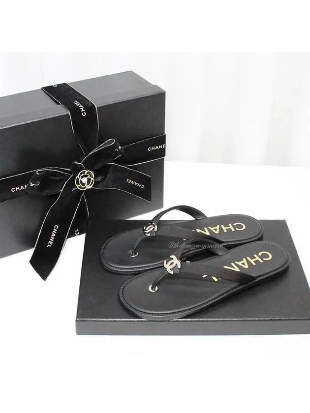 WoMen's CC Logo Flip Flops Black Chanel